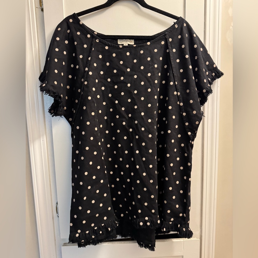 Umgee polka dot frayed hem blouse